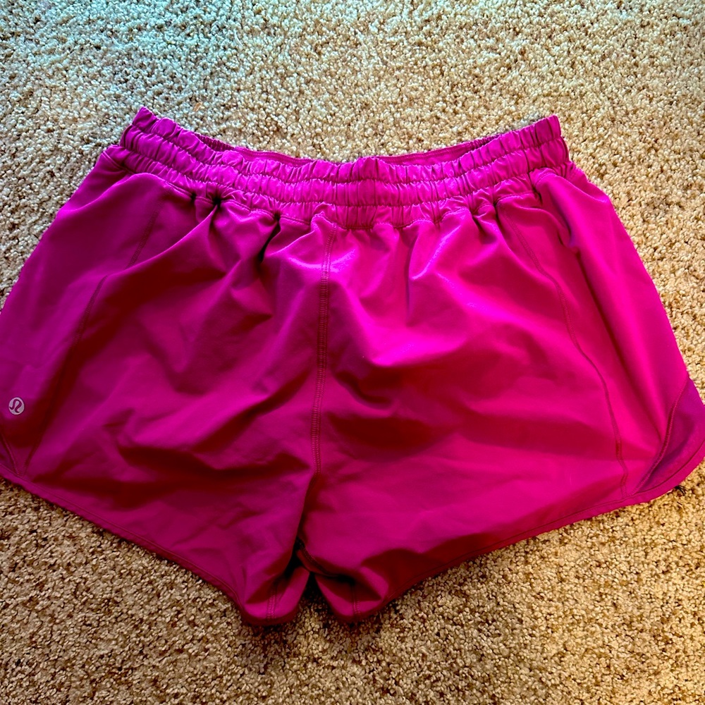 LULULEMON HOTTY HOT 4” RASPBERRY SHORTS SIZE 10